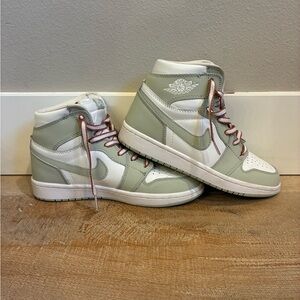Nike Women’s Air Jordan 1 High Seafoam Sneakers Size 8
